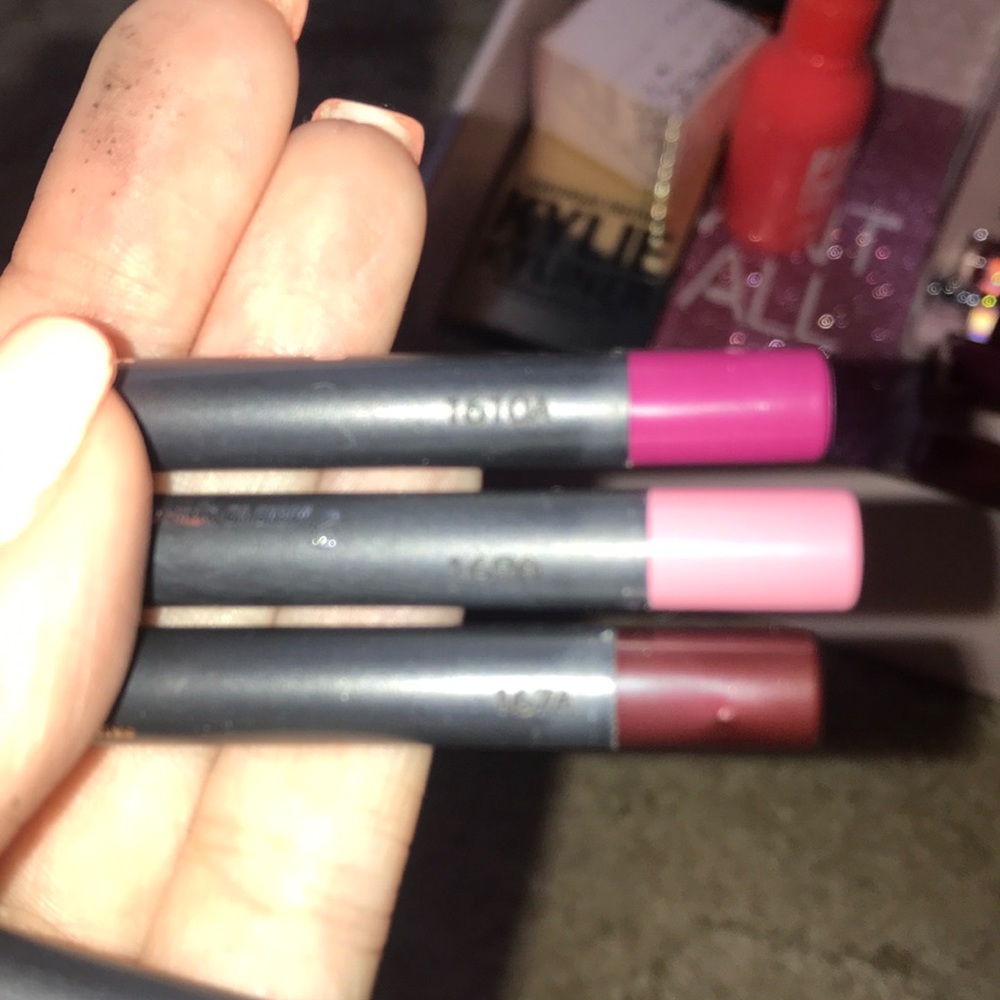 Kylie Cosmetics Lip Liners - Picture 2 of 2